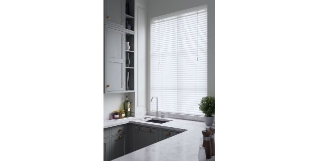 The Benefits of Faux Wood Venetian Blinds
